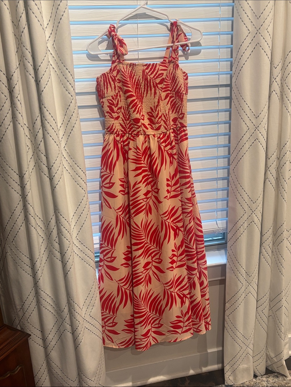 NWOT Pretty Garden Red Leaf-Print Tie-Strap Summer Dress